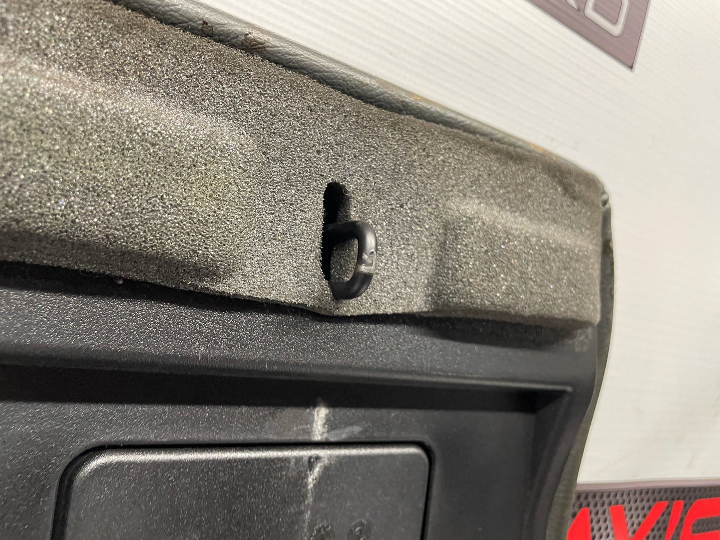 2004 GMC Sierra K1500 Front Center Console Arm Rest Jump Seat Grey Cloth OEM - Day's Parts Yard