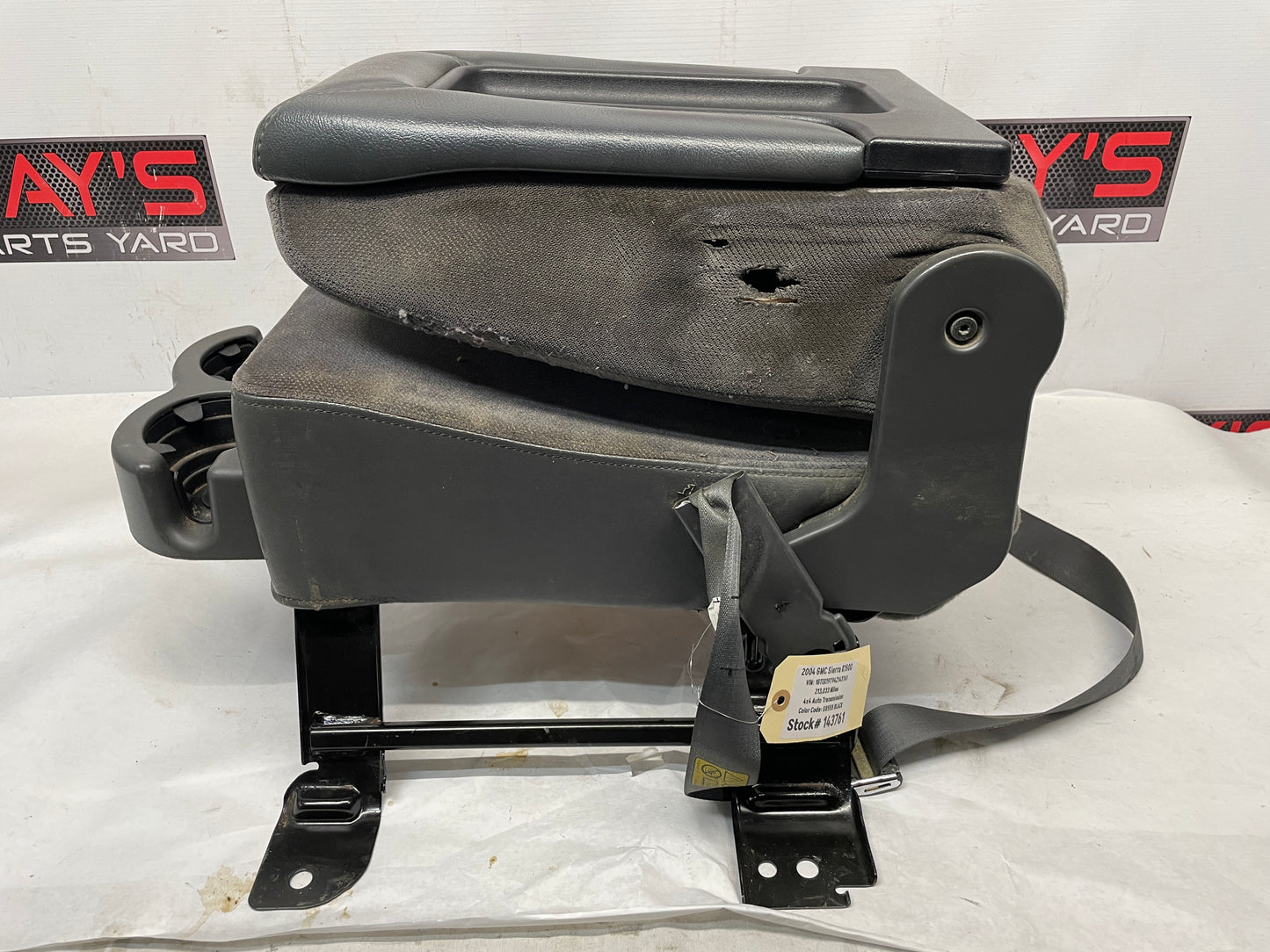 2004 GMC Sierra K1500 Front Center Console Arm Rest Jump Seat Grey Cloth OEM - Day's Parts Yard