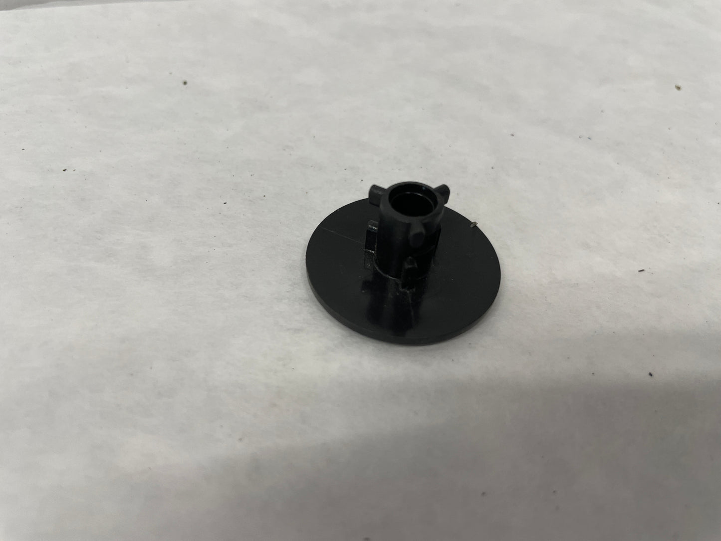 2006 Pontiac GTO Black Floor Mat Retainer Clip OEM - Day's Parts Yard