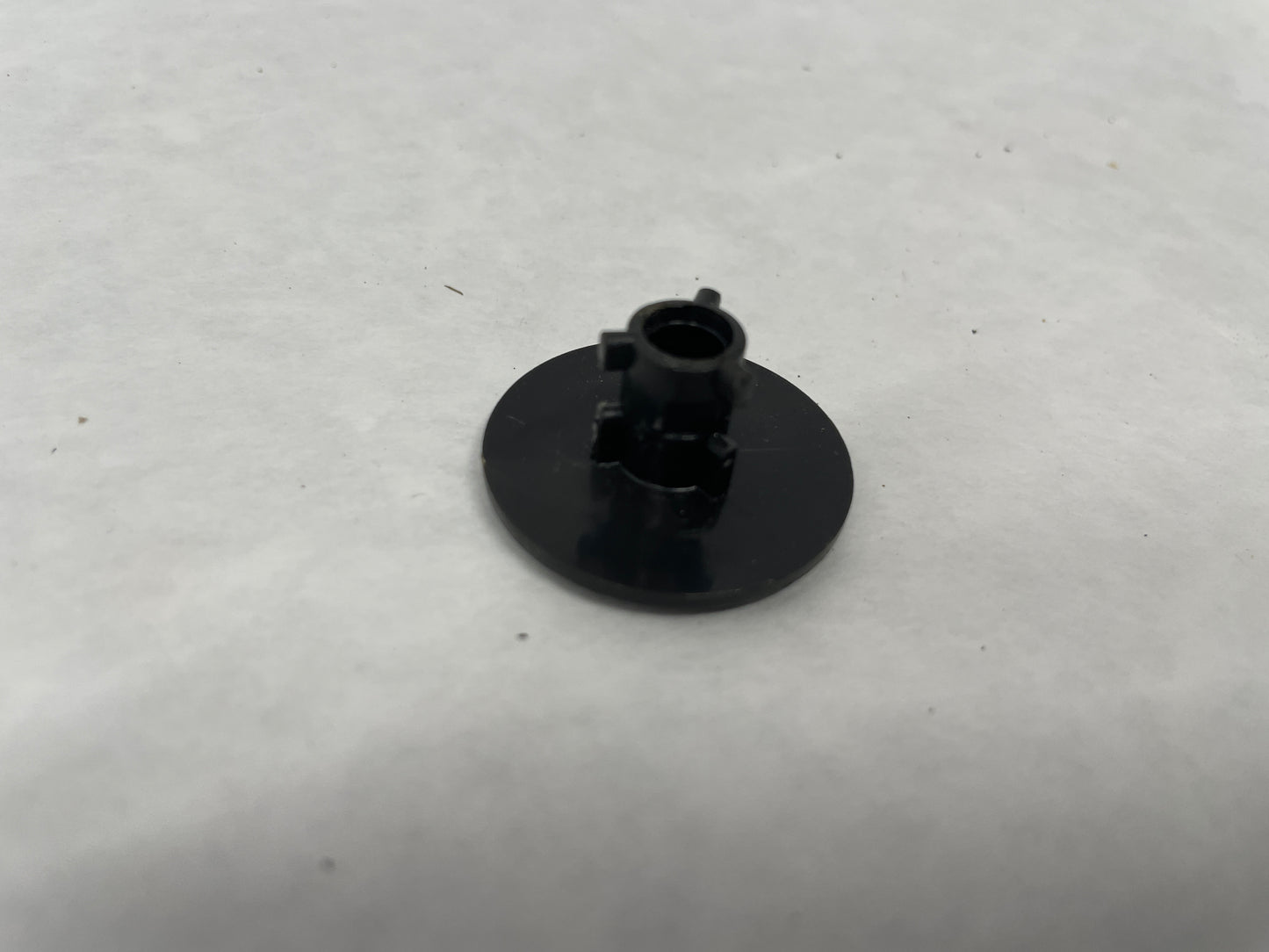 2006 Pontiac GTO Black Floor Mat Retainer Clip OEM - Day's Parts Yard