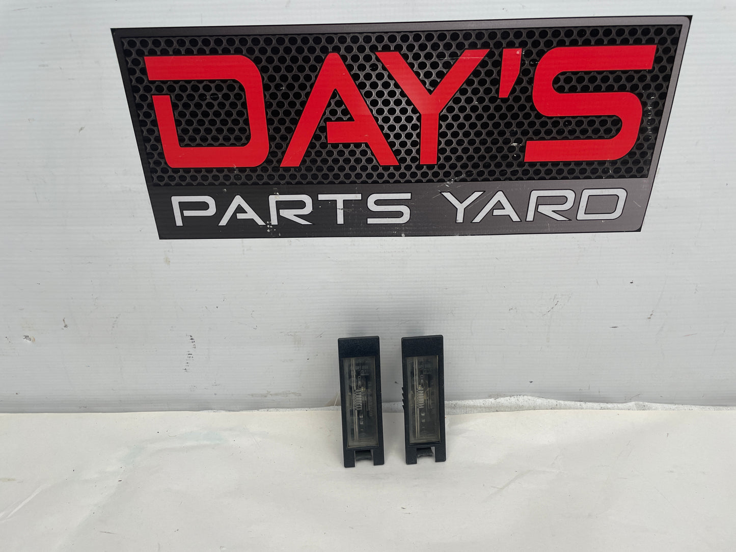 2020 Chevy Camaro SS RH & LH License Plate Tag Lights OEM - Day's Parts Yard