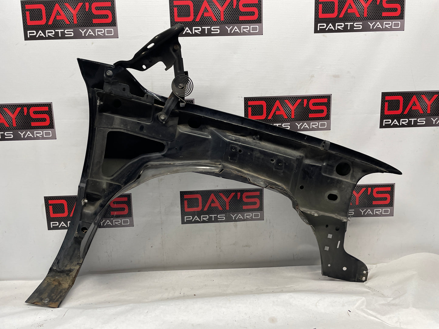 2004 GMC Sierra K1500 LH Driver Fender OEM - Day's Parts Yard