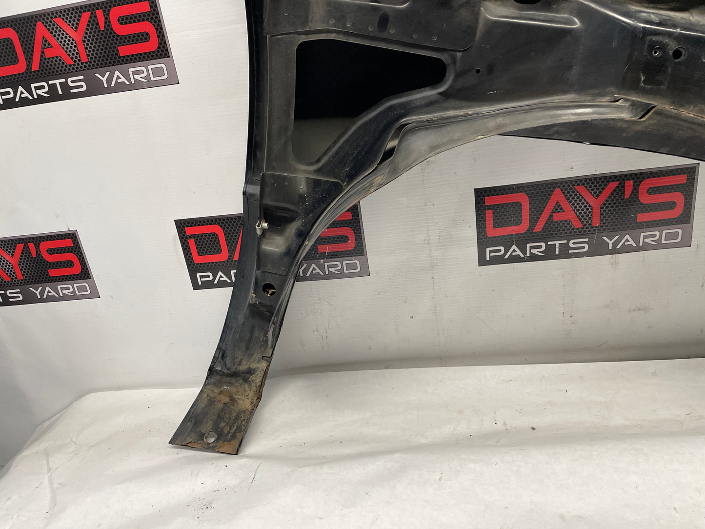 2004 GMC Sierra K1500 LH Driver Fender OEM - Day's Parts Yard