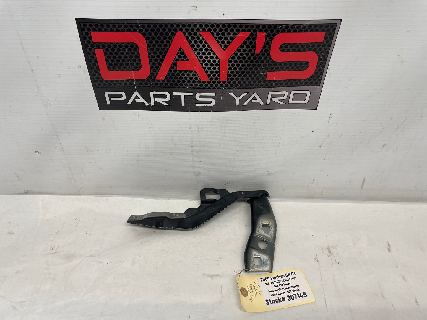 2009 Pontiac G8 GT LH Driver Hood Hinge Mounting Bracket OEM - Day's Parts Yard