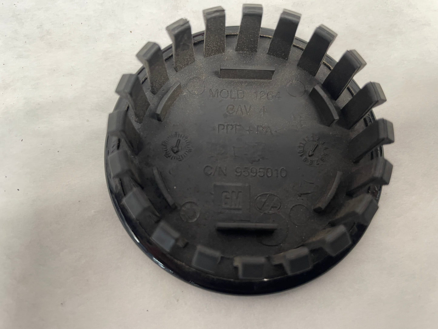 2018 Chevy Camaro SS Wheel Center Caps OEM - Day's Parts Yard