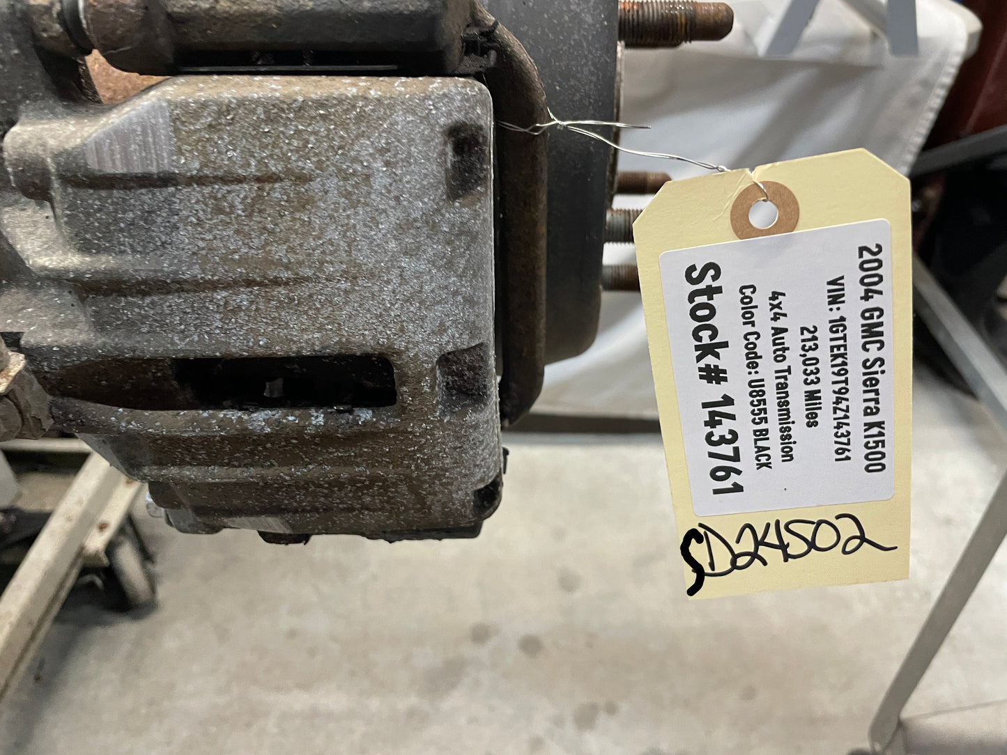 2004 GMC Sierra K1500 Rear End Axle Carrier Rearend Differential 3.73 LSD OEM - Day's Parts Yard