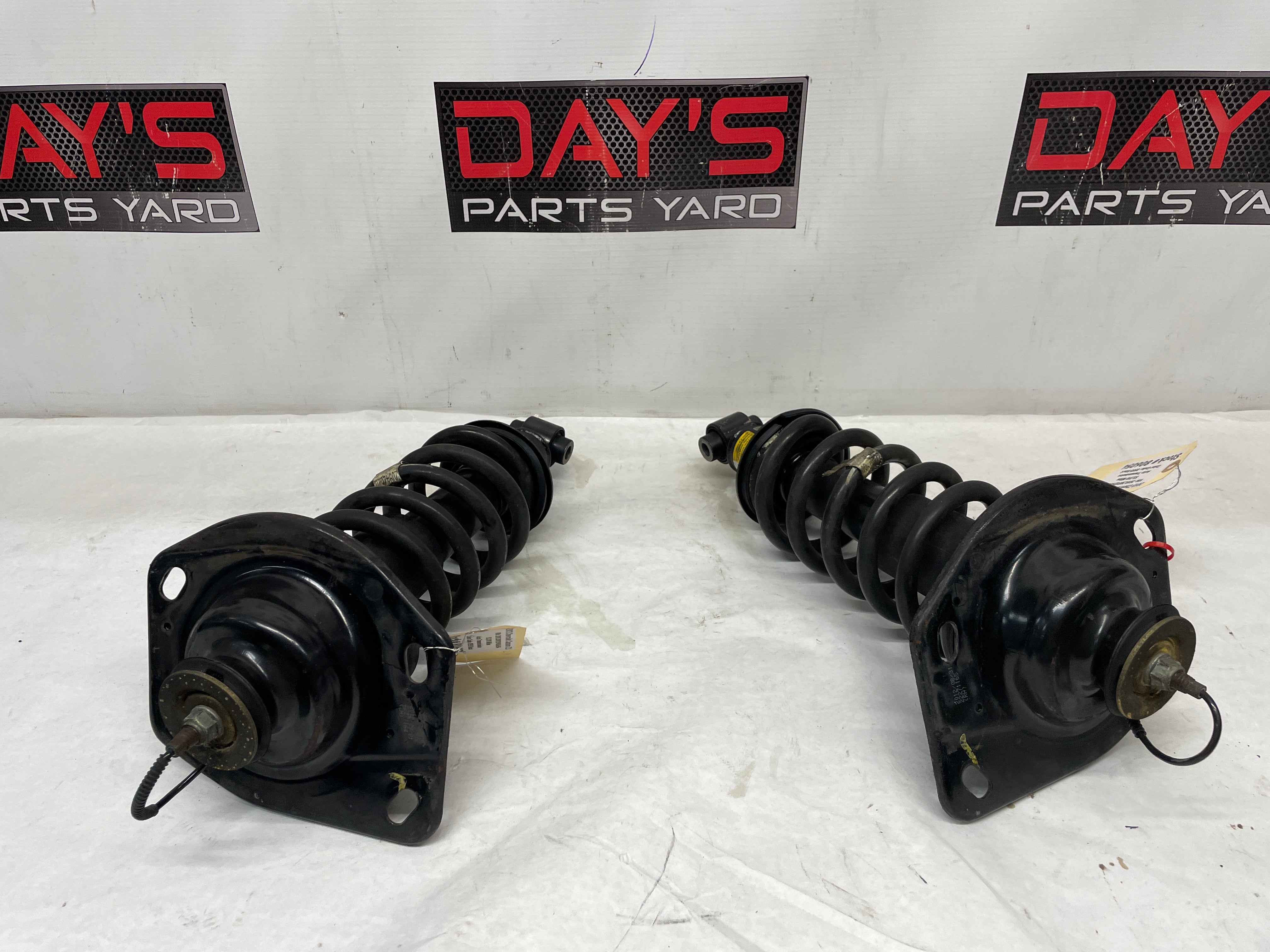 2013 Chevy Camaro ZL1 RH & LH Rear Magnetic Ride Struts Shocks Assembl
