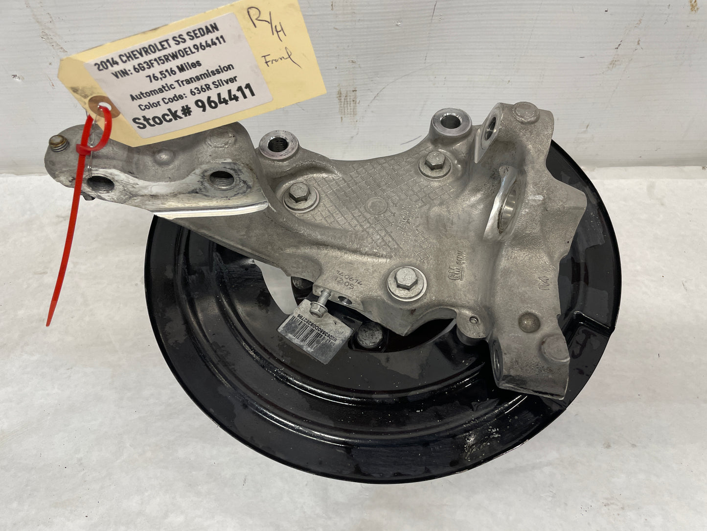 2014 Chevy SS Sedan RH Passenger Front Spindle Hub Knuckle Wheel Bearing Assembly OEM - Day's Parts Yard