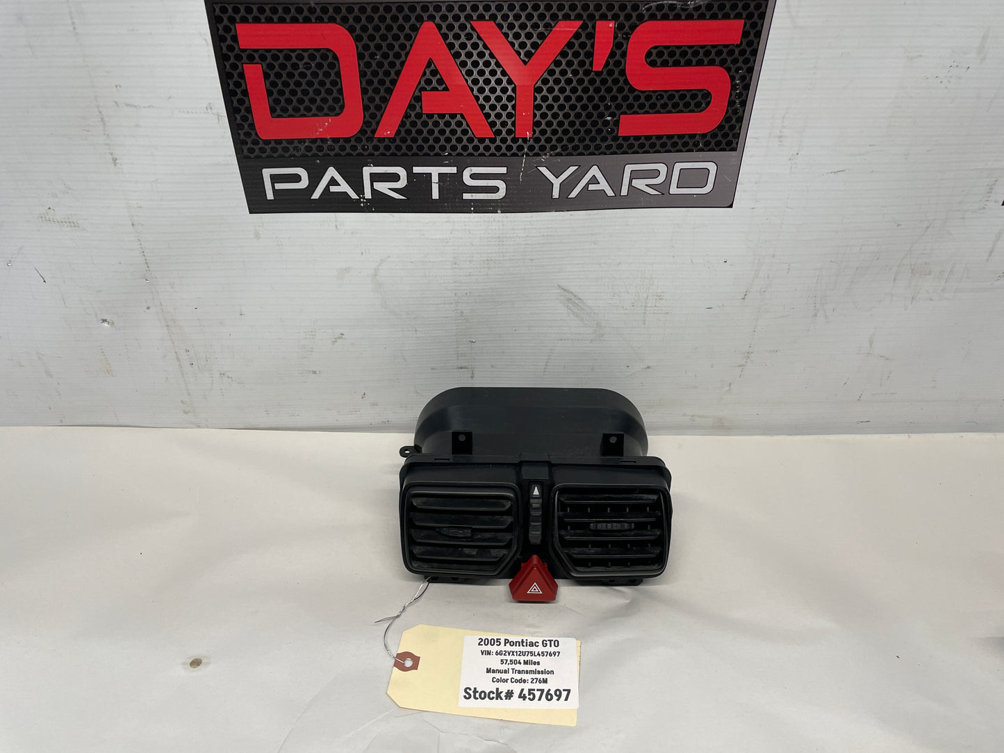 2005 Pontiac GTO Center Dash HVAC Vent w/ Hazard Button OEM - Day's Parts Yard