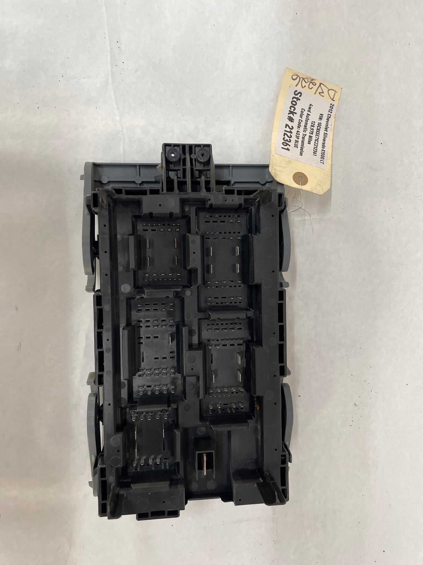 2012 Chevy Silverado K1500 LT Engine Fuse Box Relay Junction OEM - Day's Parts Yard