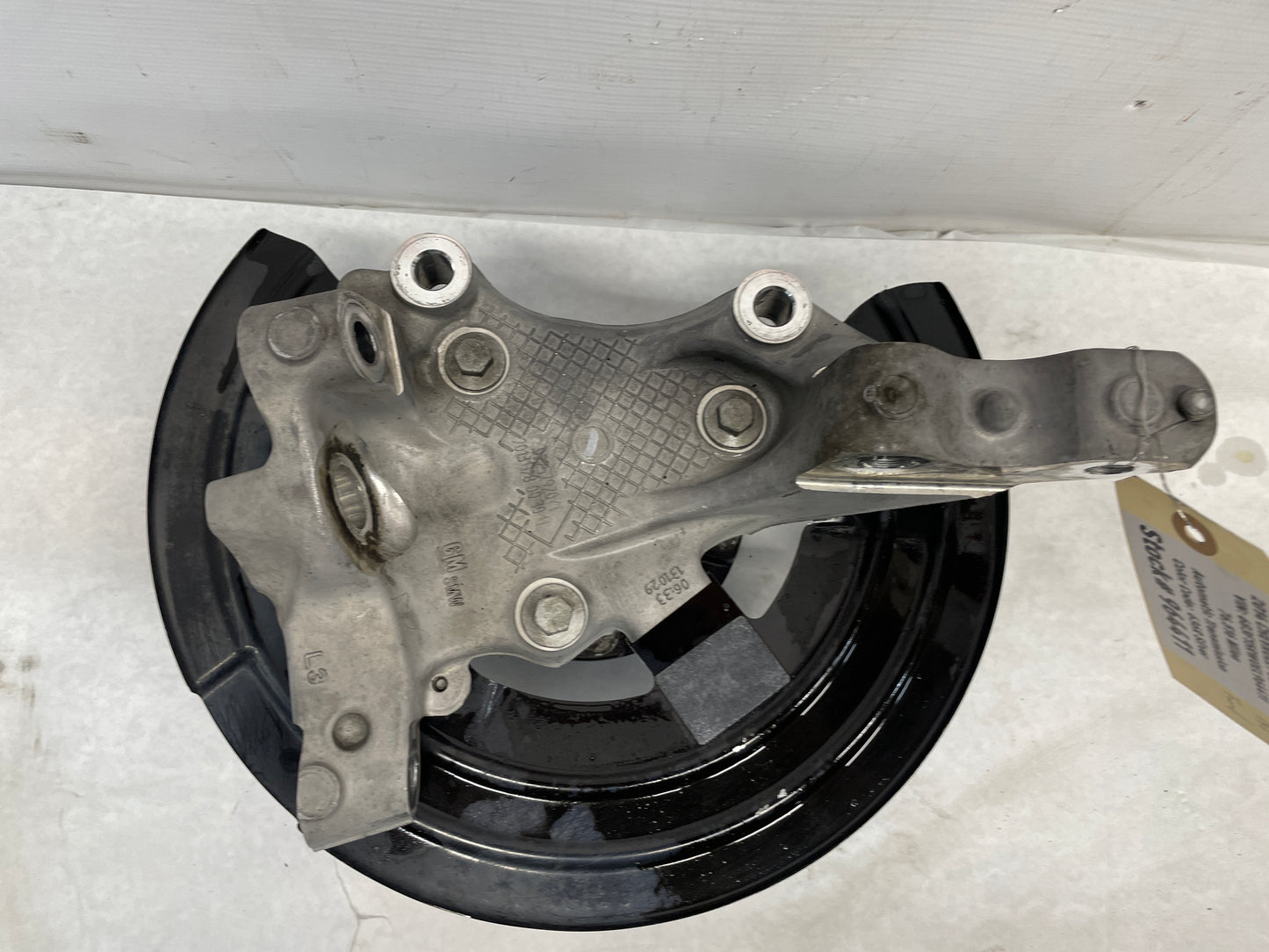 2014 Chevy SS Sedan LH Driver Front Spindle Hub Knuckle Wheel Bearing Assembly OEM - Day's Parts Yard