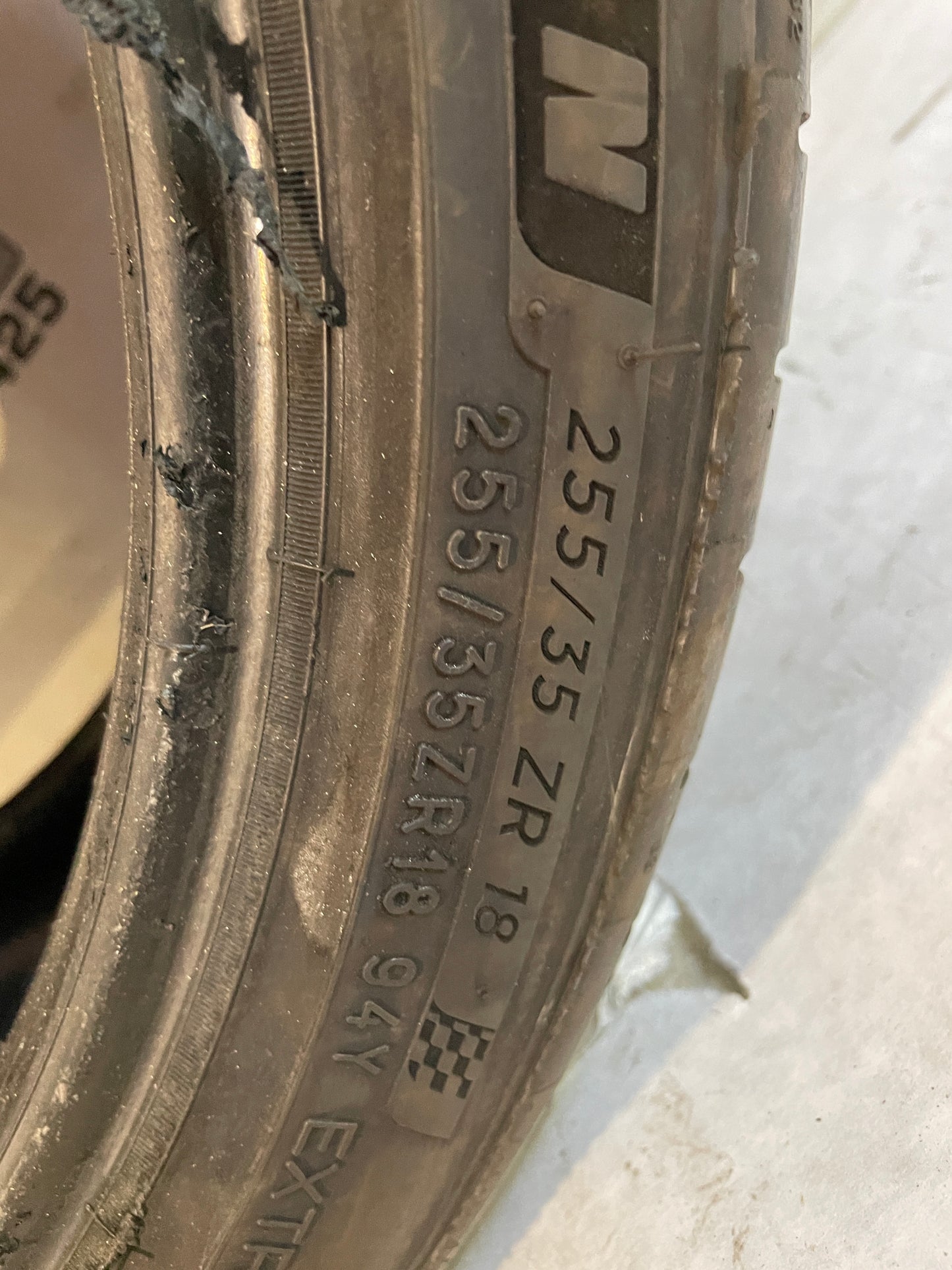 255/35ZR18 Michelin Pilot Sport All Season 4 - Day's Parts Yard