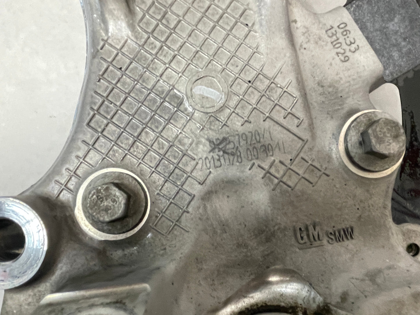 2014 Chevy SS Sedan LH Driver Front Spindle Hub Knuckle Wheel Bearing Assembly OEM - Day's Parts Yard