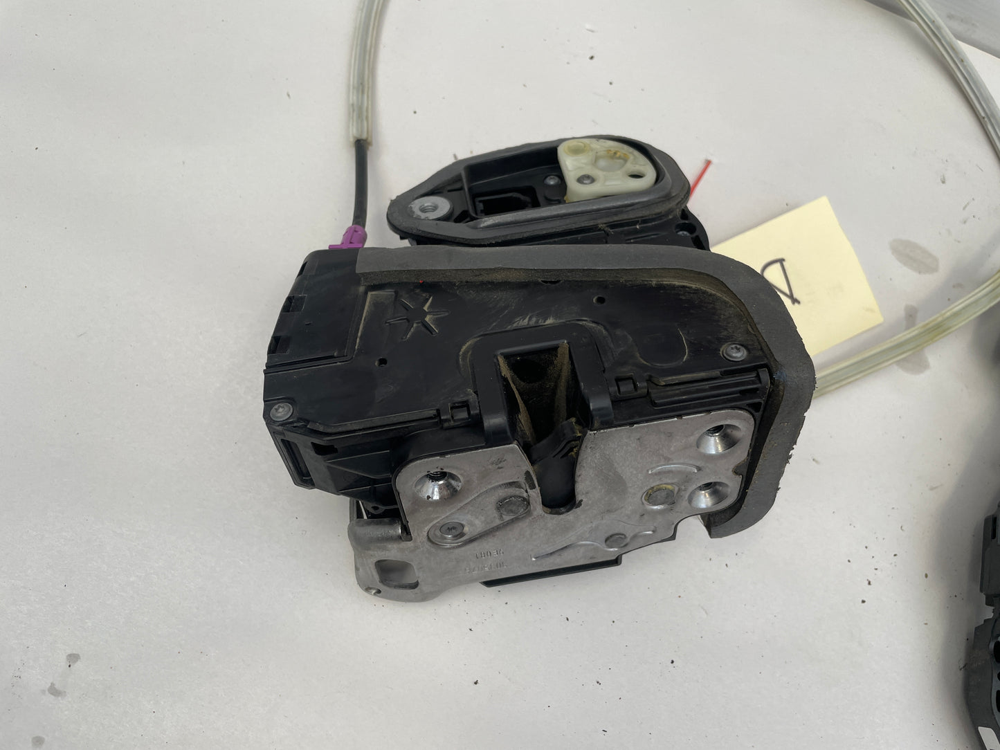 2020 Chevy Camaro SS RH Passenger Door Lock Actuator w/ Door Handle Bracket OEM - Day's Parts Yard