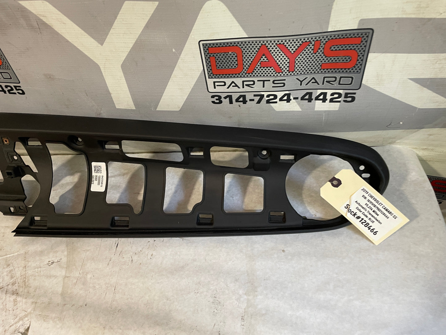 2019 Chevy Camaro SS Dash Board Instrument Panel Cluster Trim Bezel OEM - Day's Parts Yard