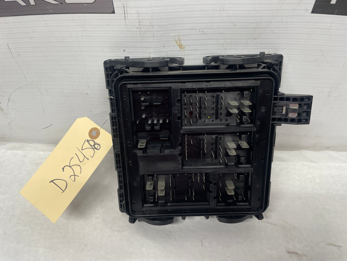 2014 Chevy SS Sedan Engine Bay Fuse Relay Box Block OEM - Day's Parts Yard