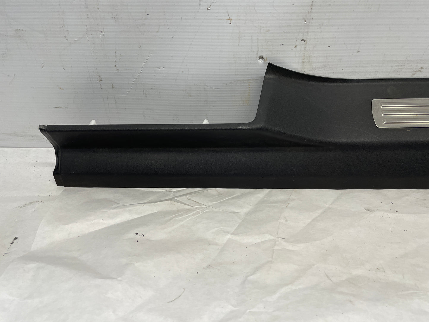 2014 Chevy SS Sedan RH Passenger Front Scuff Sill Plate Panel Trim OEM - Day's Parts Yard