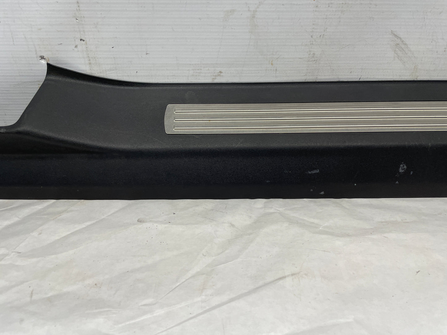 2014 Chevy SS Sedan RH Passenger Front Scuff Sill Plate Panel Trim OEM - Day's Parts Yard