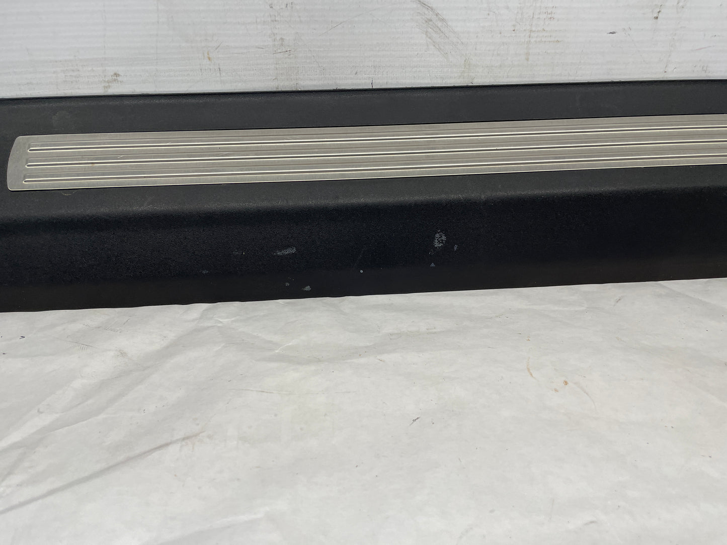 2014 Chevy SS Sedan RH Passenger Front Scuff Sill Plate Panel Trim OEM - Day's Parts Yard