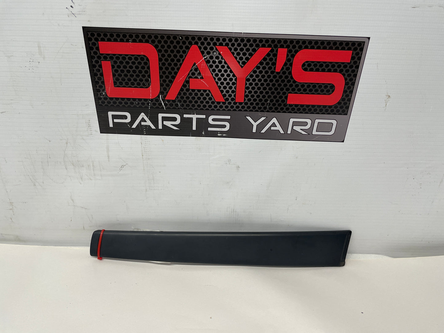 2005 Pontiac GTO RH Passenger Exterior B Pillar Window Trim Cover OEM - Day's Parts Yard