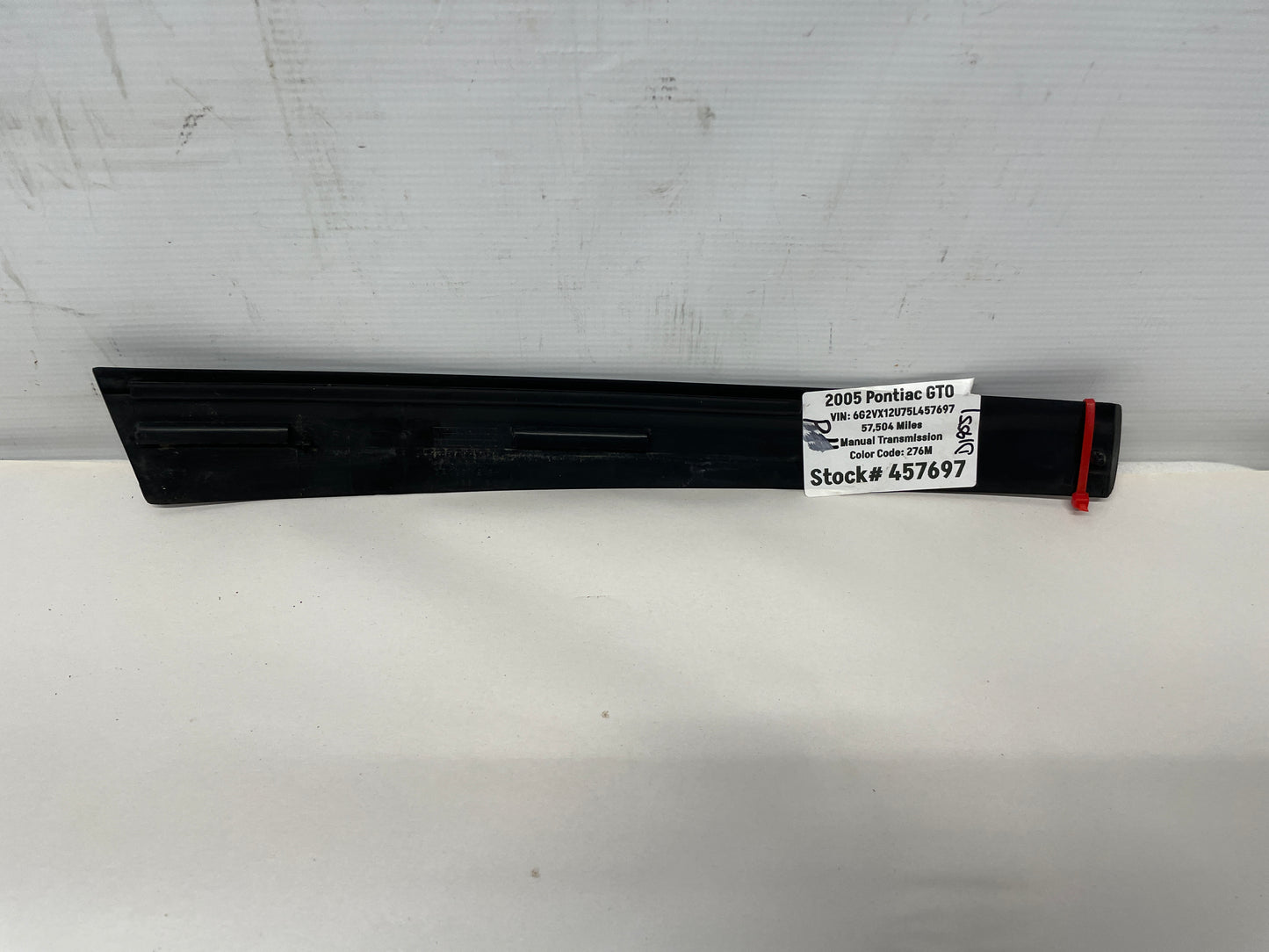 2005 Pontiac GTO RH Passenger Exterior B Pillar Window Trim Cover OEM - Day's Parts Yard