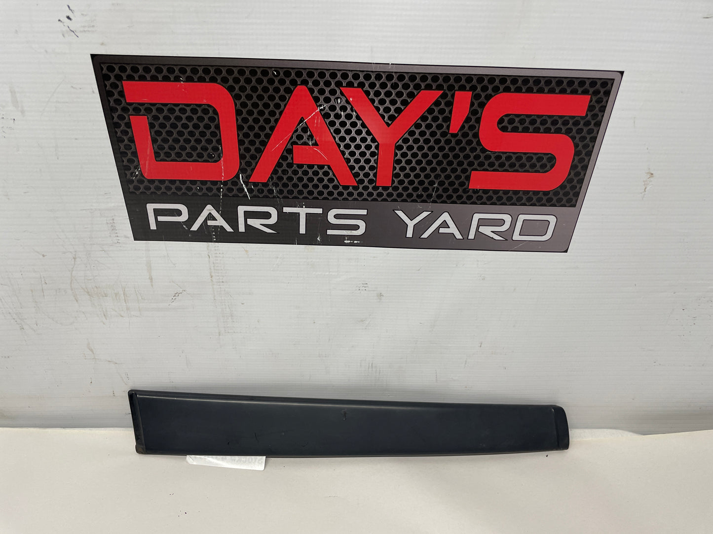 2005 Pontiac GTO LH Driver Exterior B Pillar Window Trim Cover OEM - Day's Parts Yard