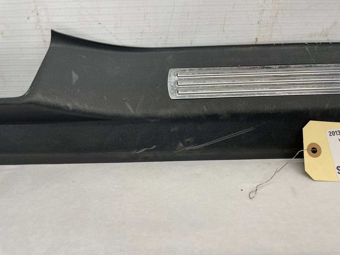 2013 Chevy Caprice PPV RH Passenger Front Door Scuff Sill Plate Panel Trim Molding OEM - Day's Parts Yard