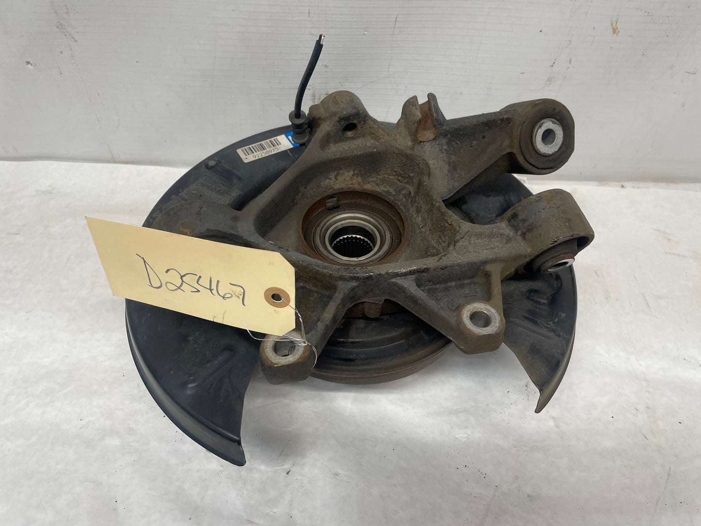 2014 Chevy SS Sedan LH Driver Rear Spindle Hub Knuckle Assembly OEM - Day's Parts Yard