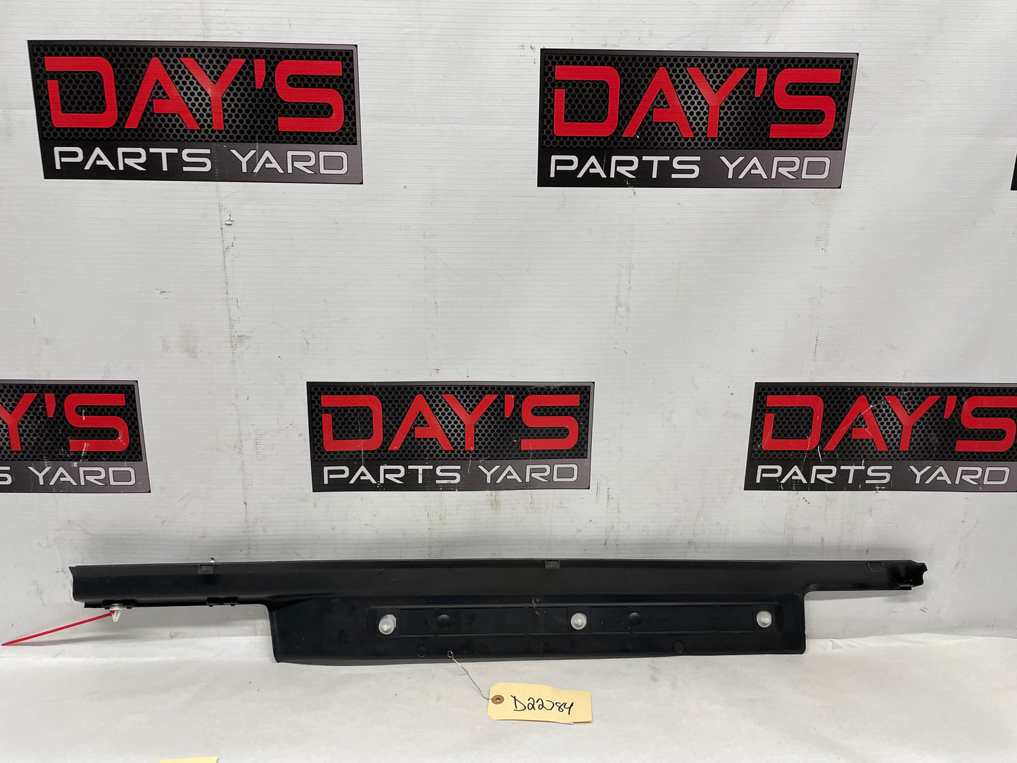 2013 Chevy Caprice PPV RH Passenger Front Door Scuff Sill Plate Panel Trim Molding OEM - Day's Parts Yard