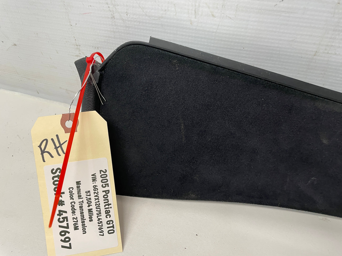 2005 Pontiac GTO RH Passenger Suede Console Trim Panel OEM - Day's Parts Yard