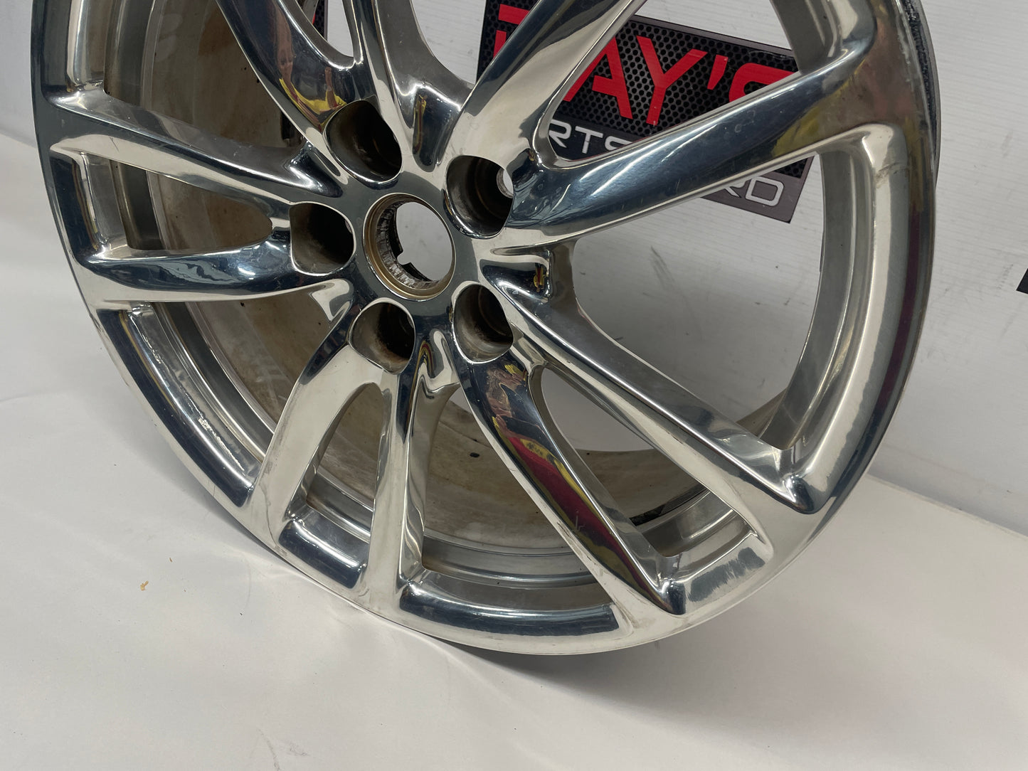 2015 Chevy SS Sedan Factory OEM Front Wheel 19X8.5 - Day's Parts Yard
