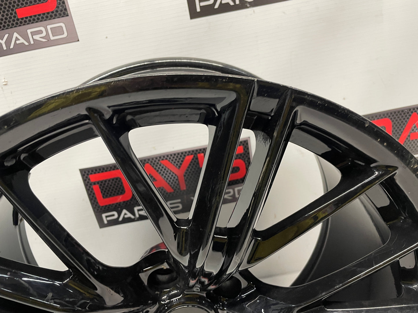 2015 Chevy Camaro SS Front Wheel 20X10 OEM - Day's Parts Yard