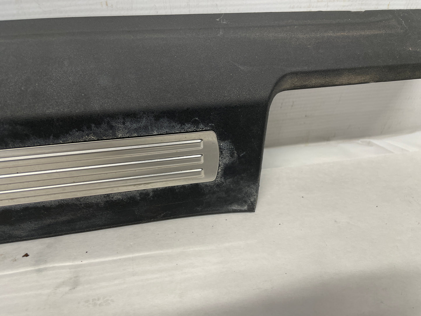 2013 Chevy Caprice PPV LH Driver Front Door Scuff Sill Plate Panel Trim Molding OEM - Day's Parts Yard