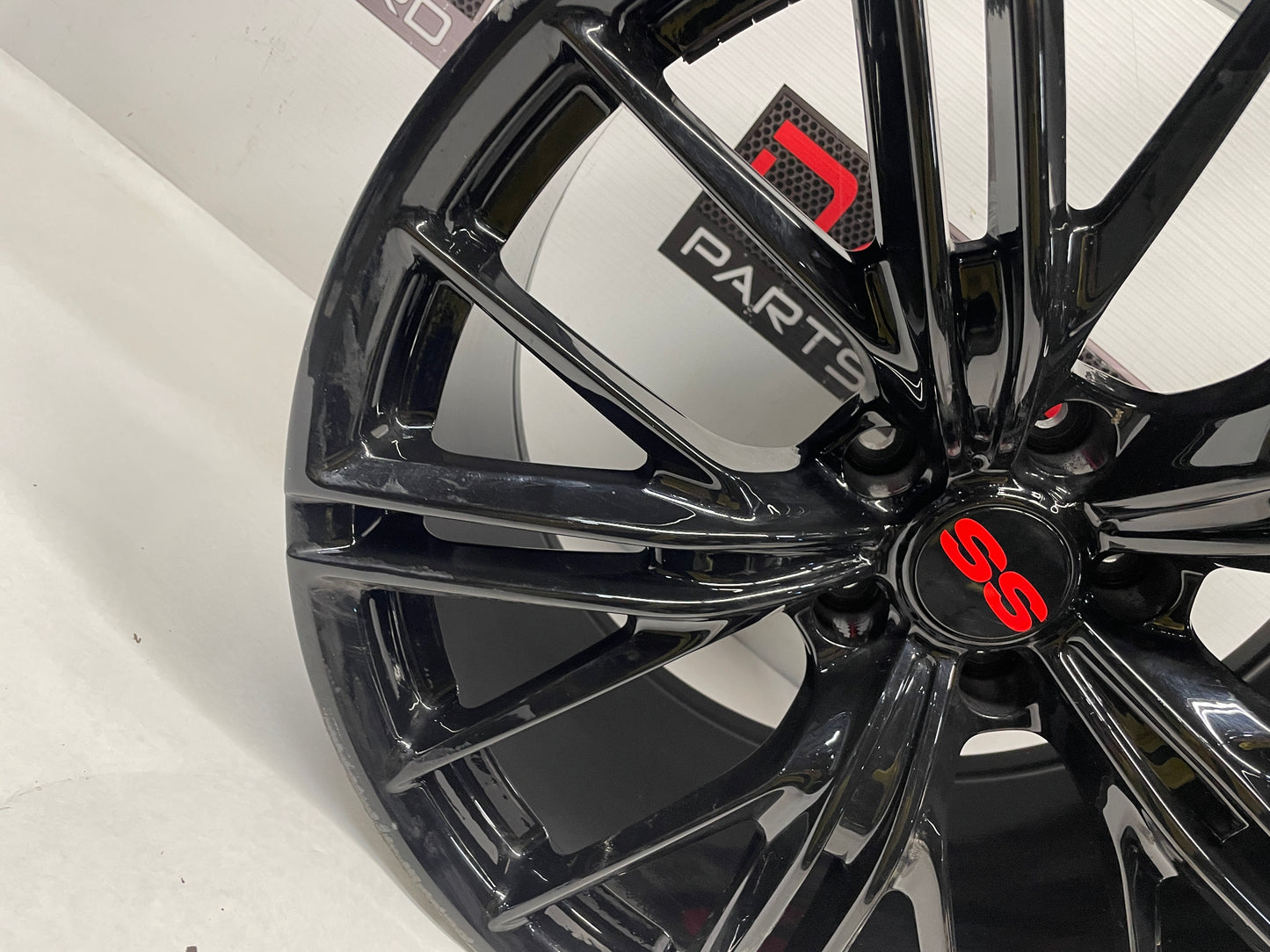 2015 Chevy Camaro SS Front Wheel 20X10 OEM - Day's Parts Yard
