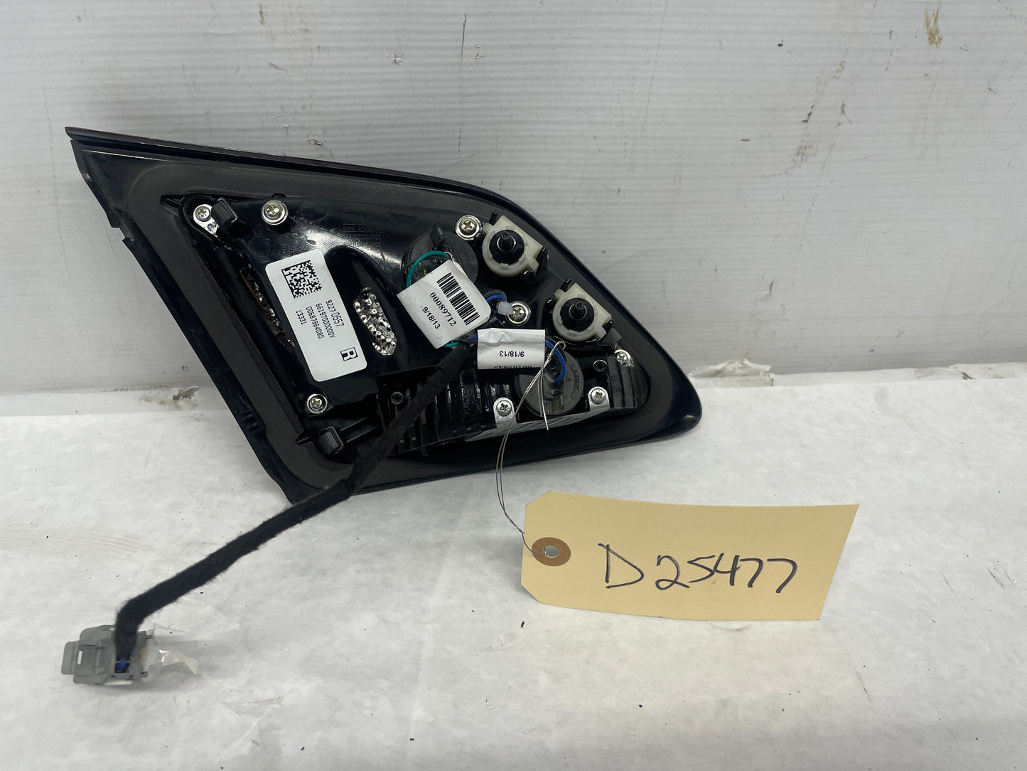 2014 Chevy SS Sedan RH Passenger Inner Tail Light Taillight Lamp OEM - Day's Parts Yard