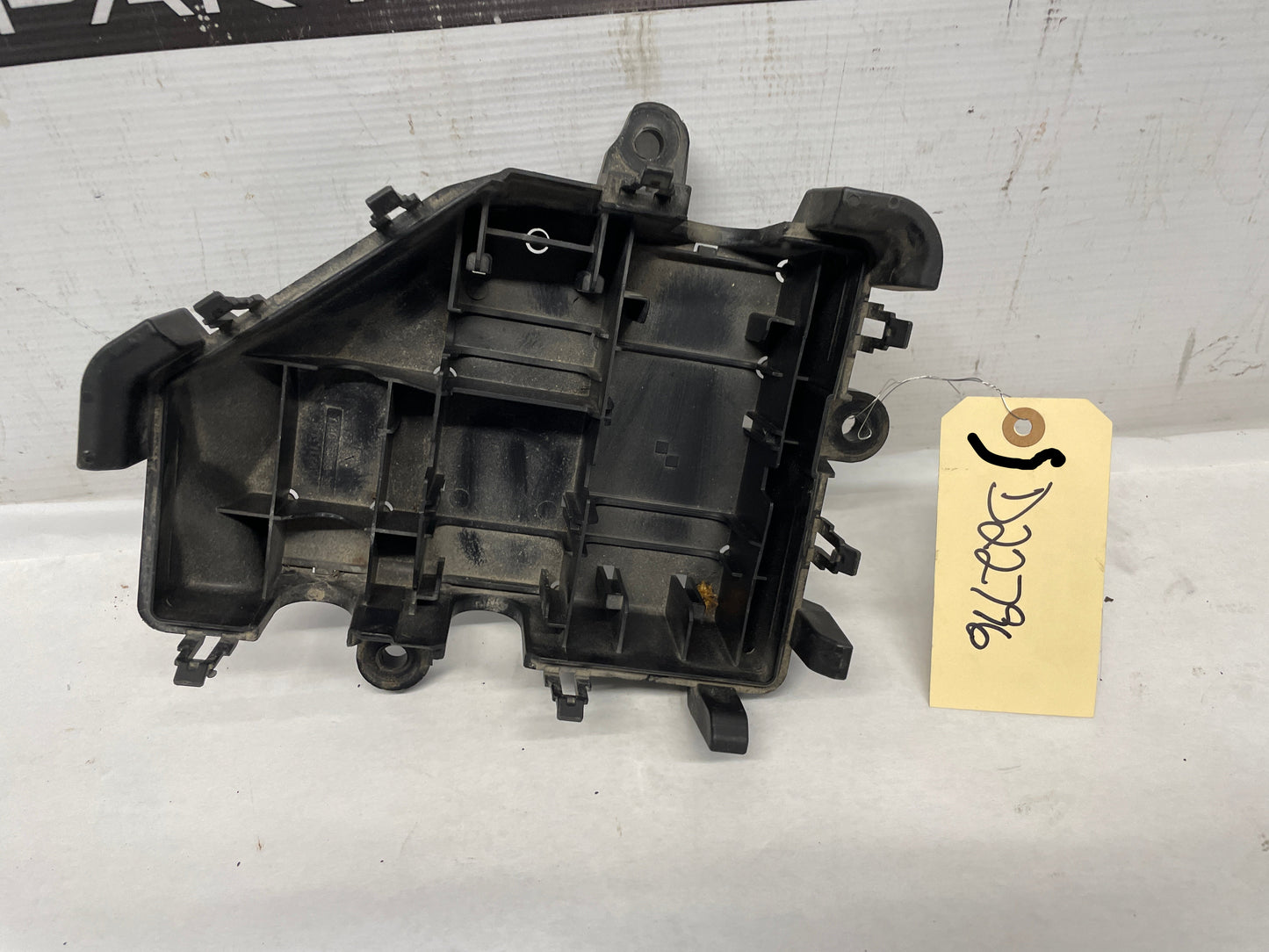 2013 Chevy Caprice PPV Fuse Panel Junction Block Box Retainer OEM - Day's Parts Yard