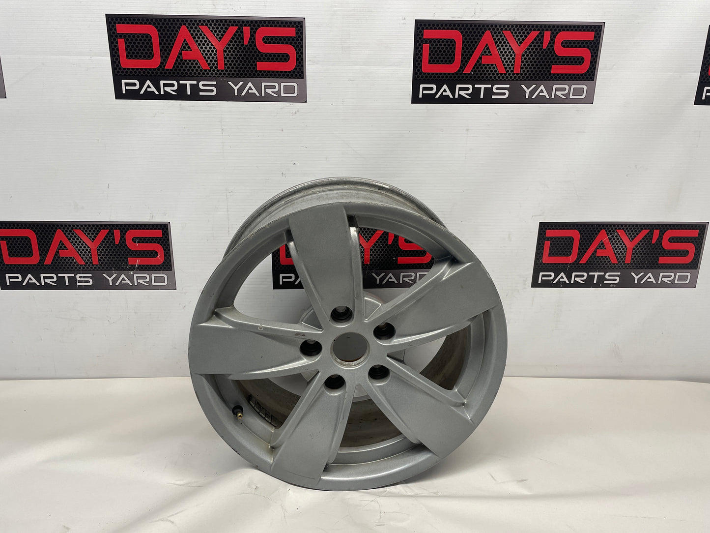 2004 Pontiac GTO Factory OEM Wheel 17X8 - Day's Parts Yard