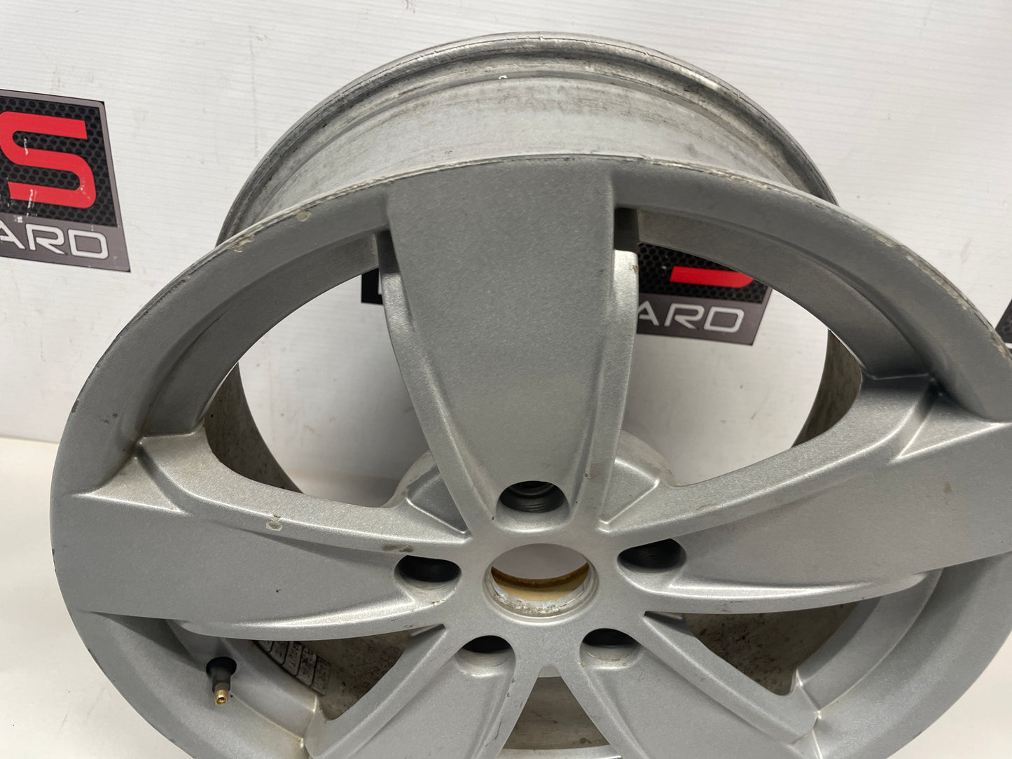 2004 Pontiac GTO Factory OEM Wheel 17X8 - Day's Parts Yard