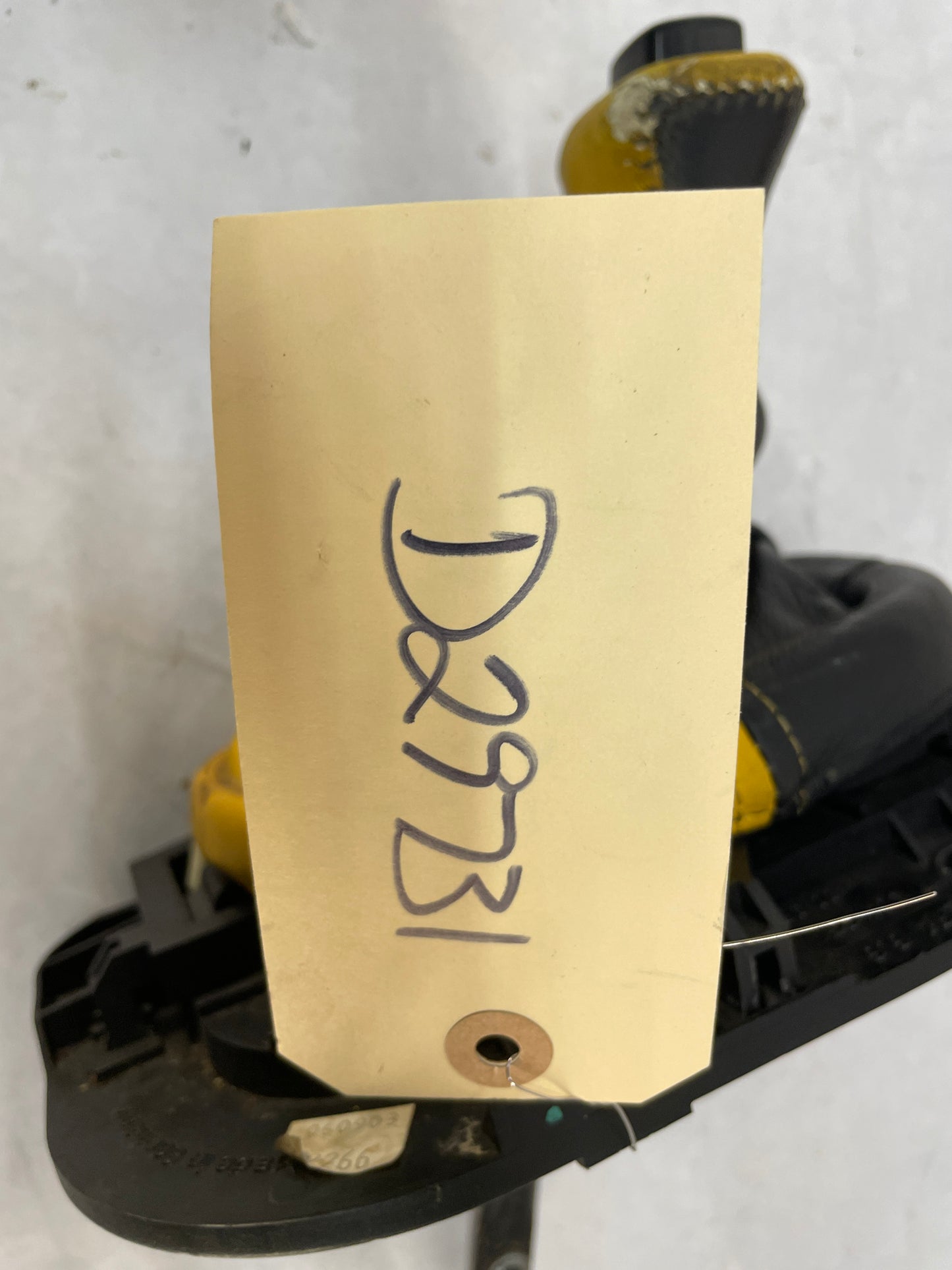 2004 Chevy C5 Corvette Automatic Transmission Shifter Gear Selector OEM - Day's Parts Yard