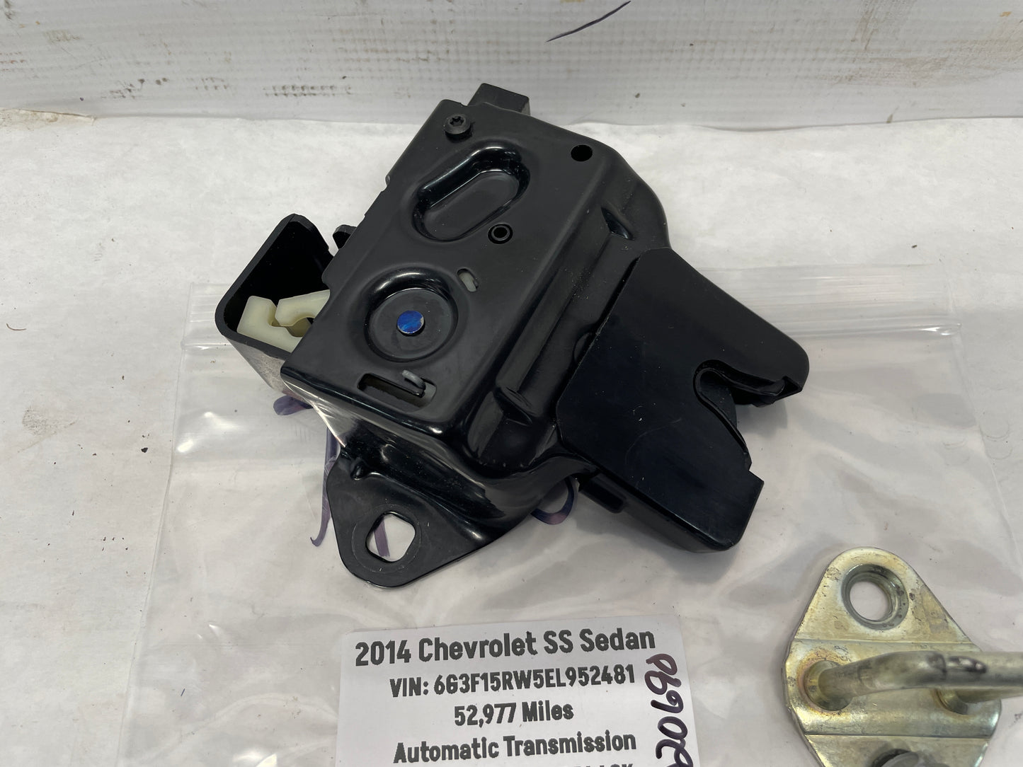 2014 Chevy SS Sedan Trunk Deck Lid Lock Latch Actuator OEM - Day's Parts Yard