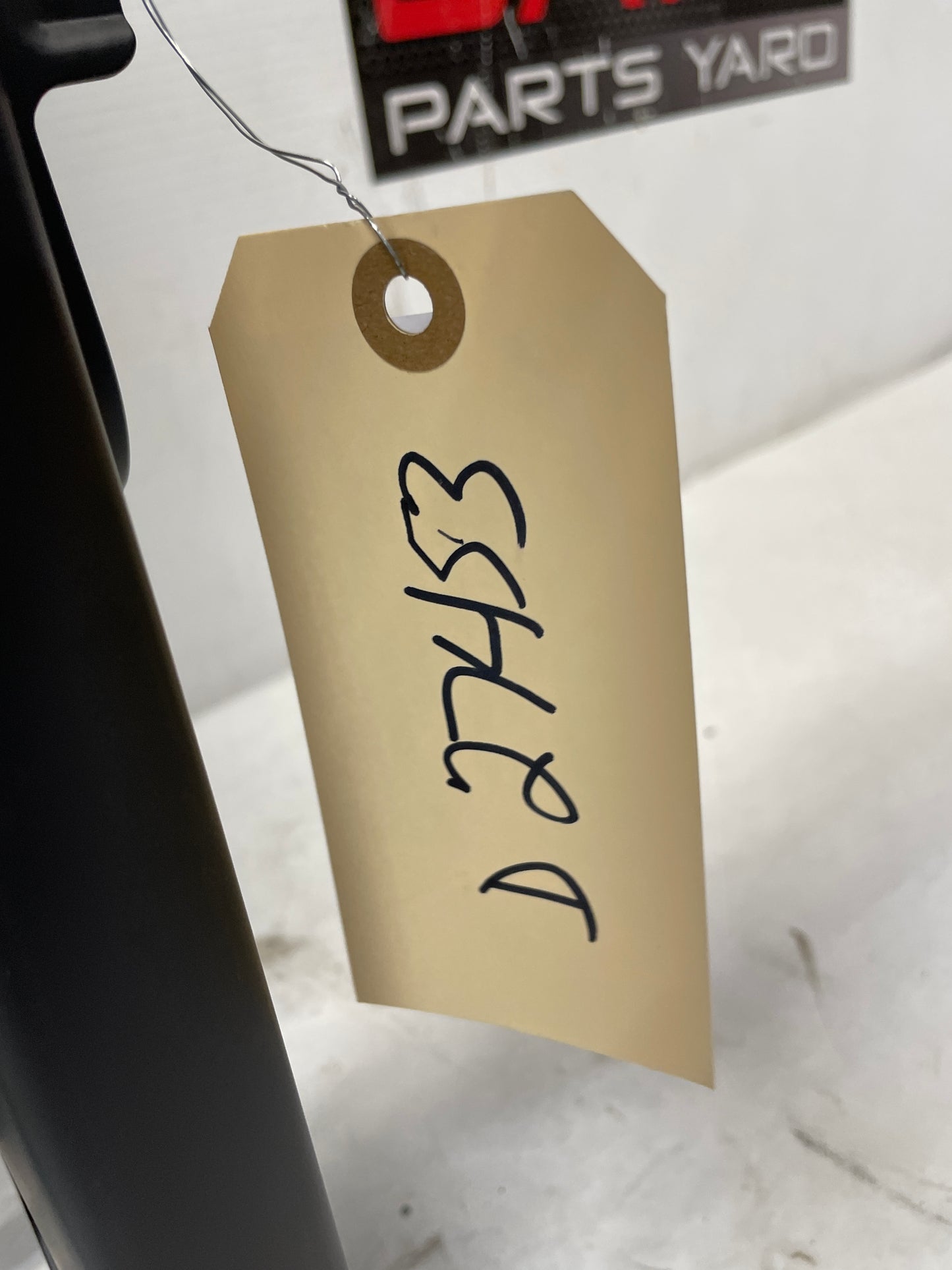 2009 Pontiac G8 Center Dash Radio Bezel Trim Molding OEM - Day's Parts Yard