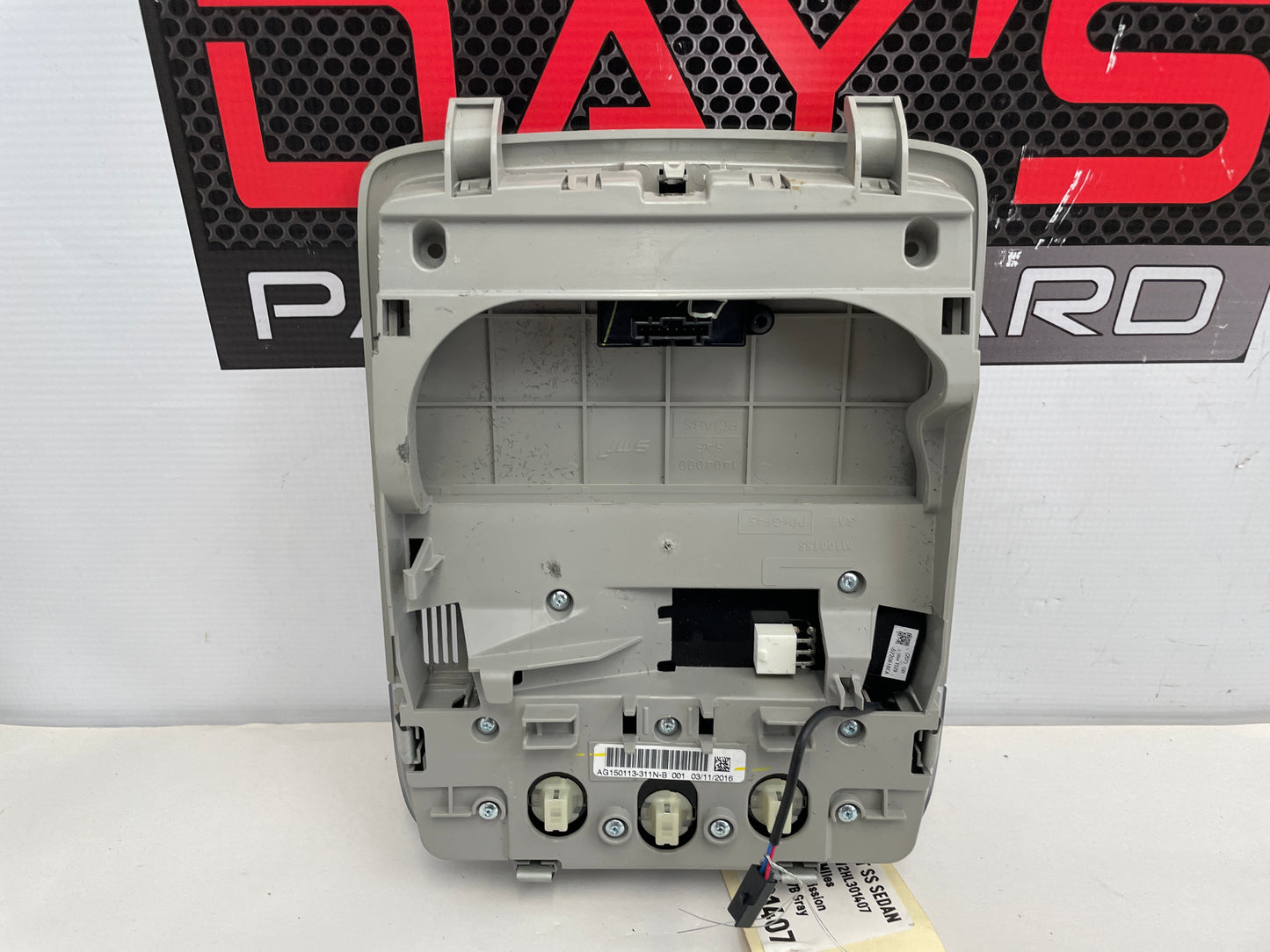 2017 Chevy SS Sedan Over Head Console Dome Light OEM - Day's Parts Yard