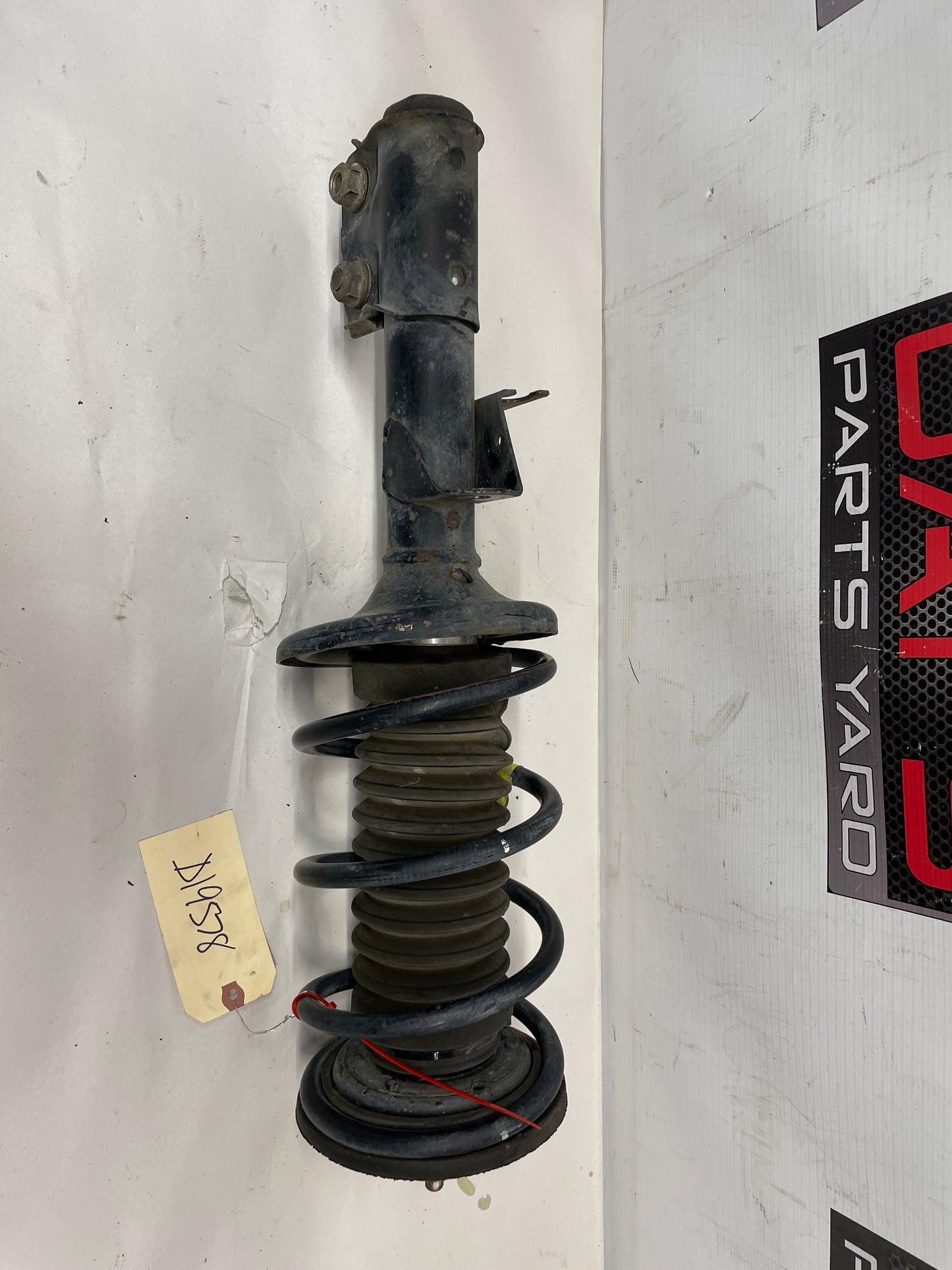 2005 Pontiac GTO RH Passenger Front Strut Assembly OEM - Day's Parts Yard