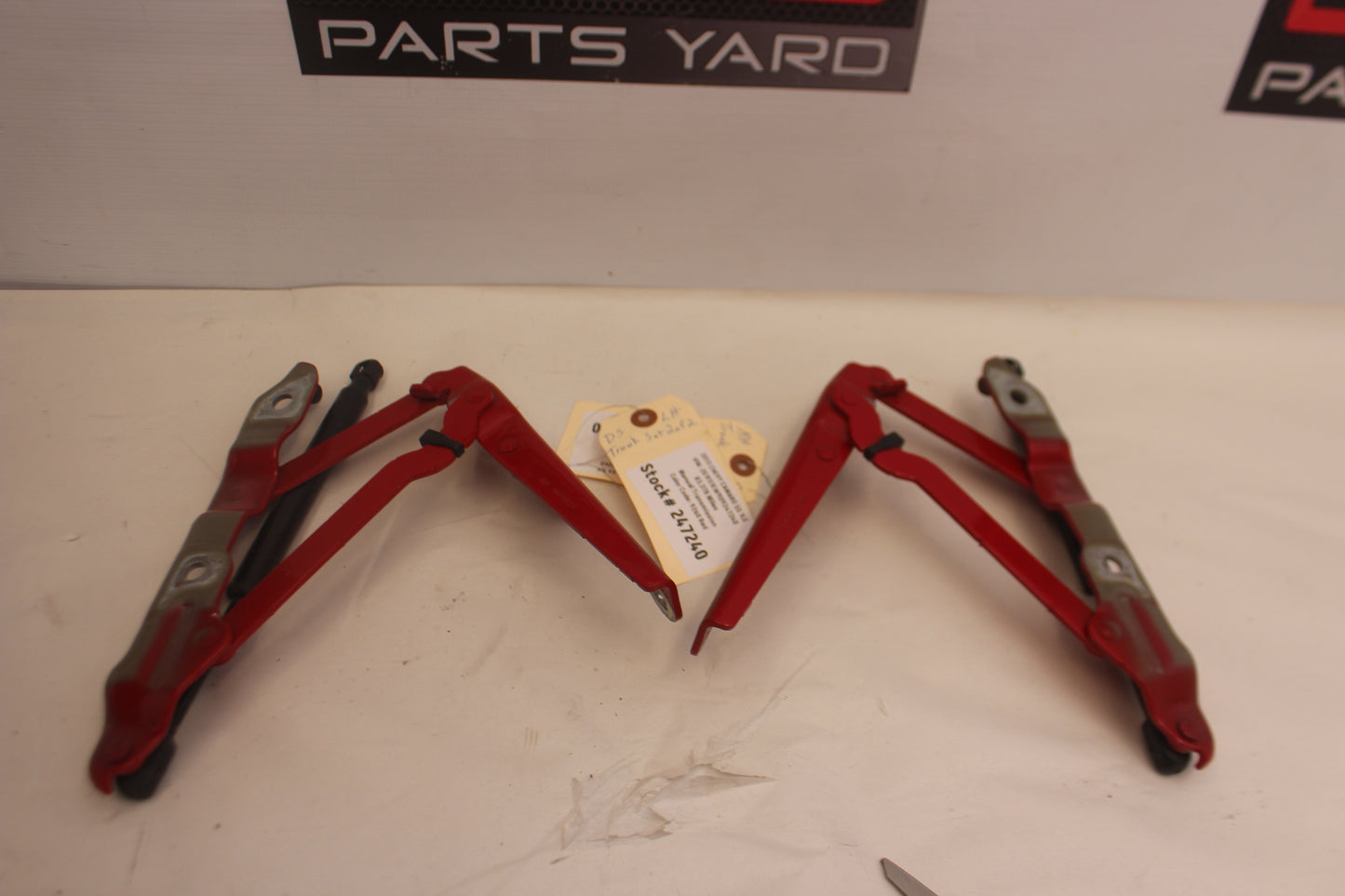 2013 Chevy Camaro SS 1LE Trunk Hinges OEM - Day's Parts Yard