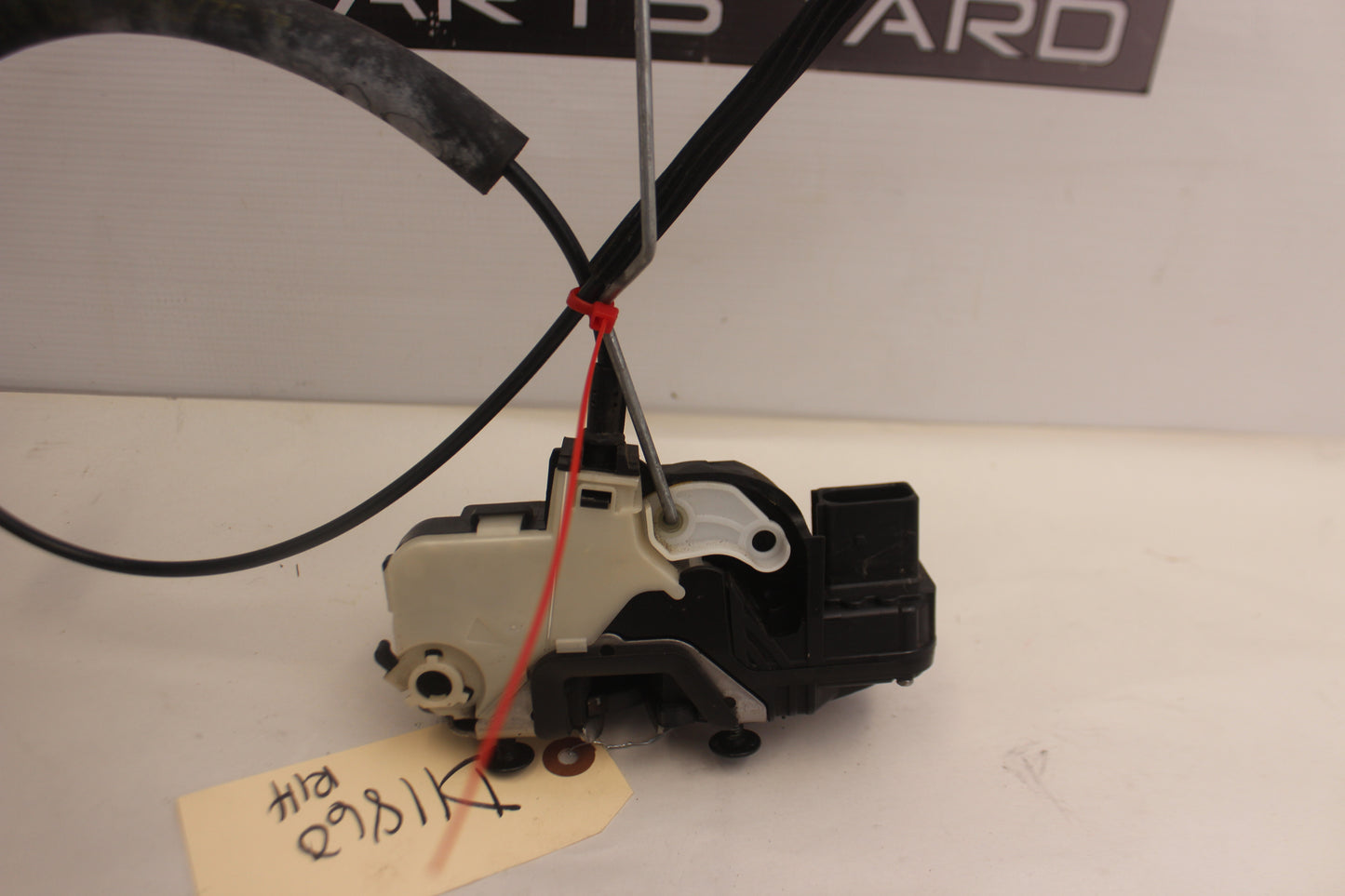 2013 Chevy Camaro SS 1LE Front RH Passenger Door Lock Actuator OEM - Day's Parts Yard