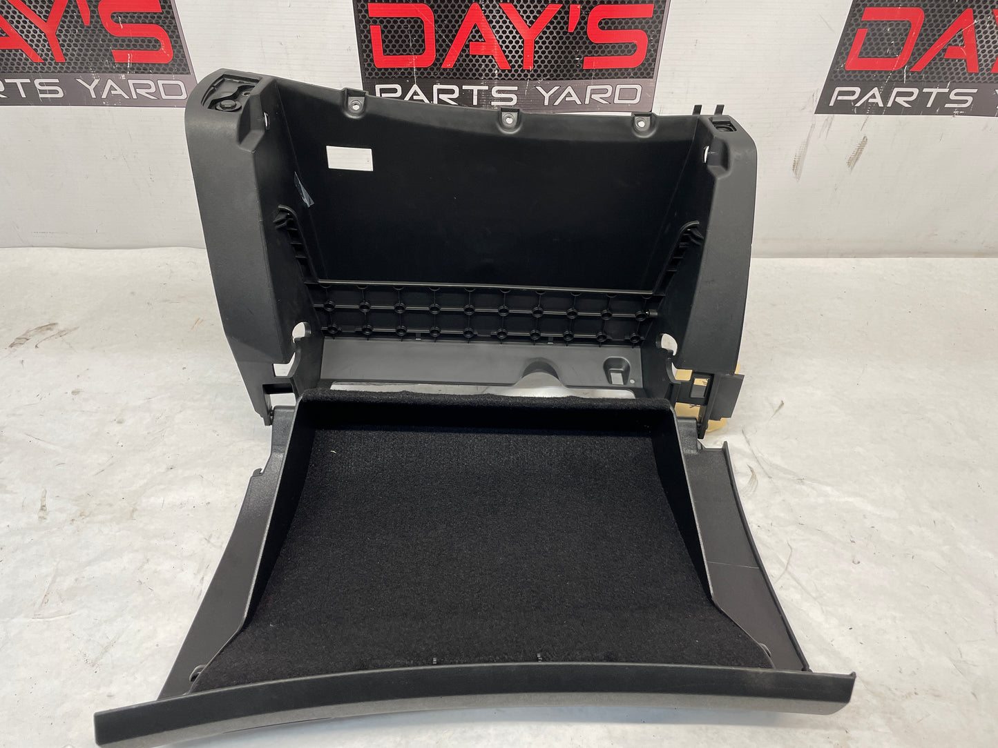 2009 Pontiac G8 Dash Glove Box Compartment OEM - Day's Parts Yard