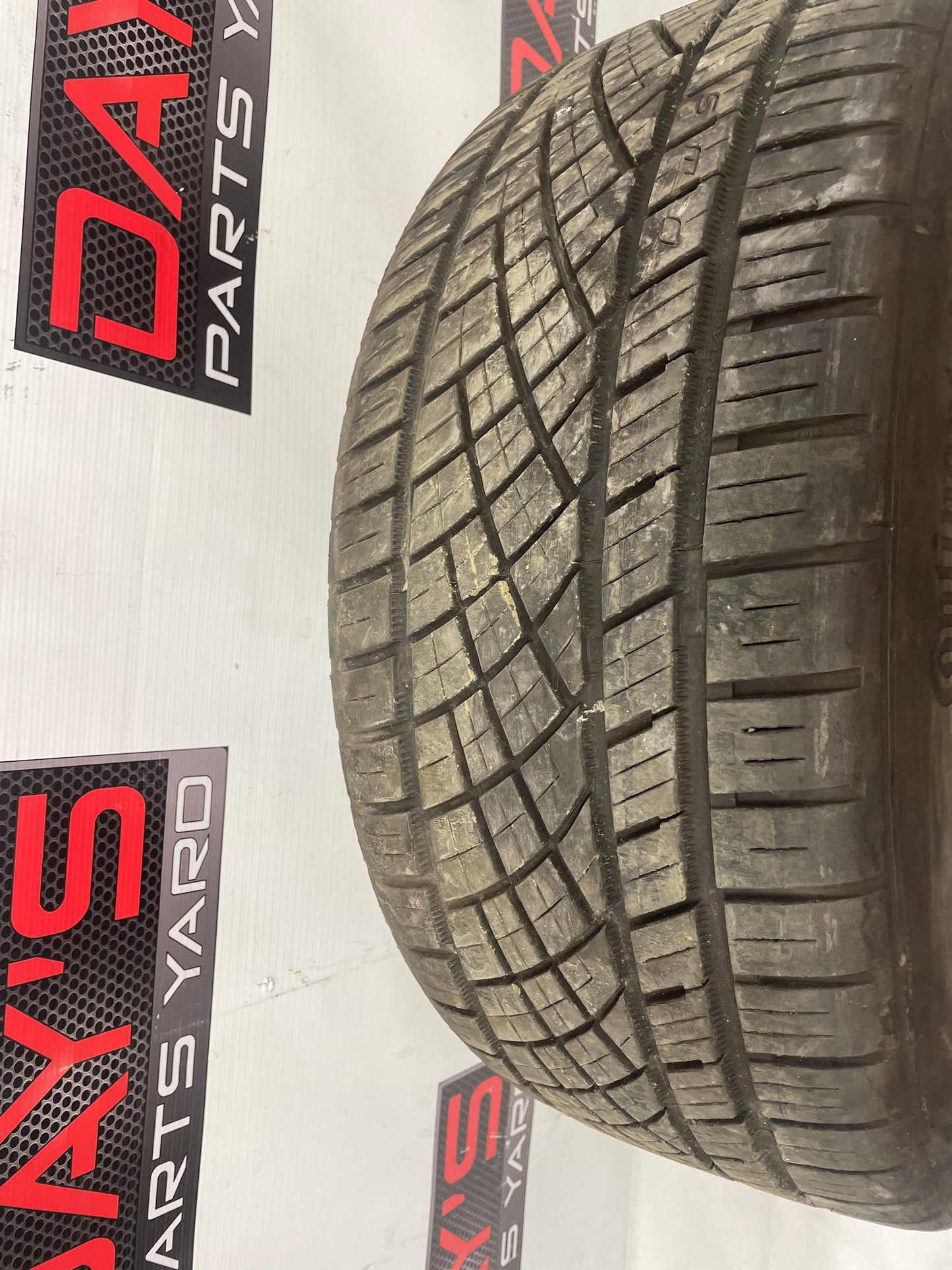 Tire Continental Extreme 255/40ZR19 - Day's Parts Yard