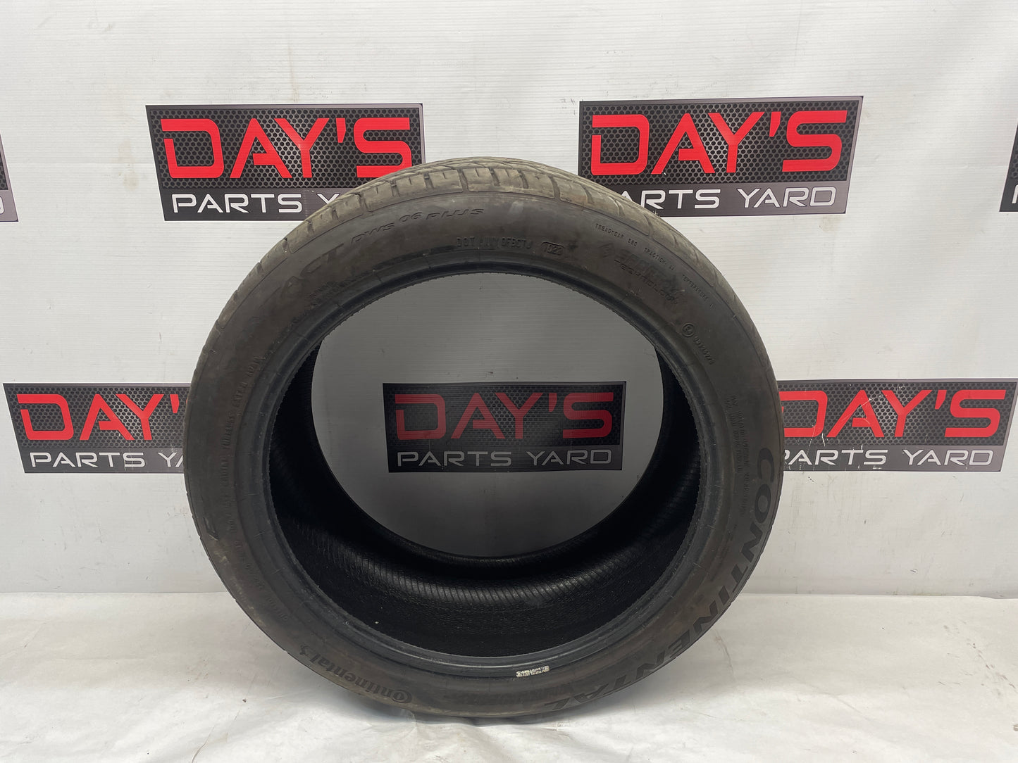 Tire Continental Extreme 255/40ZR19 - Day's Parts Yard