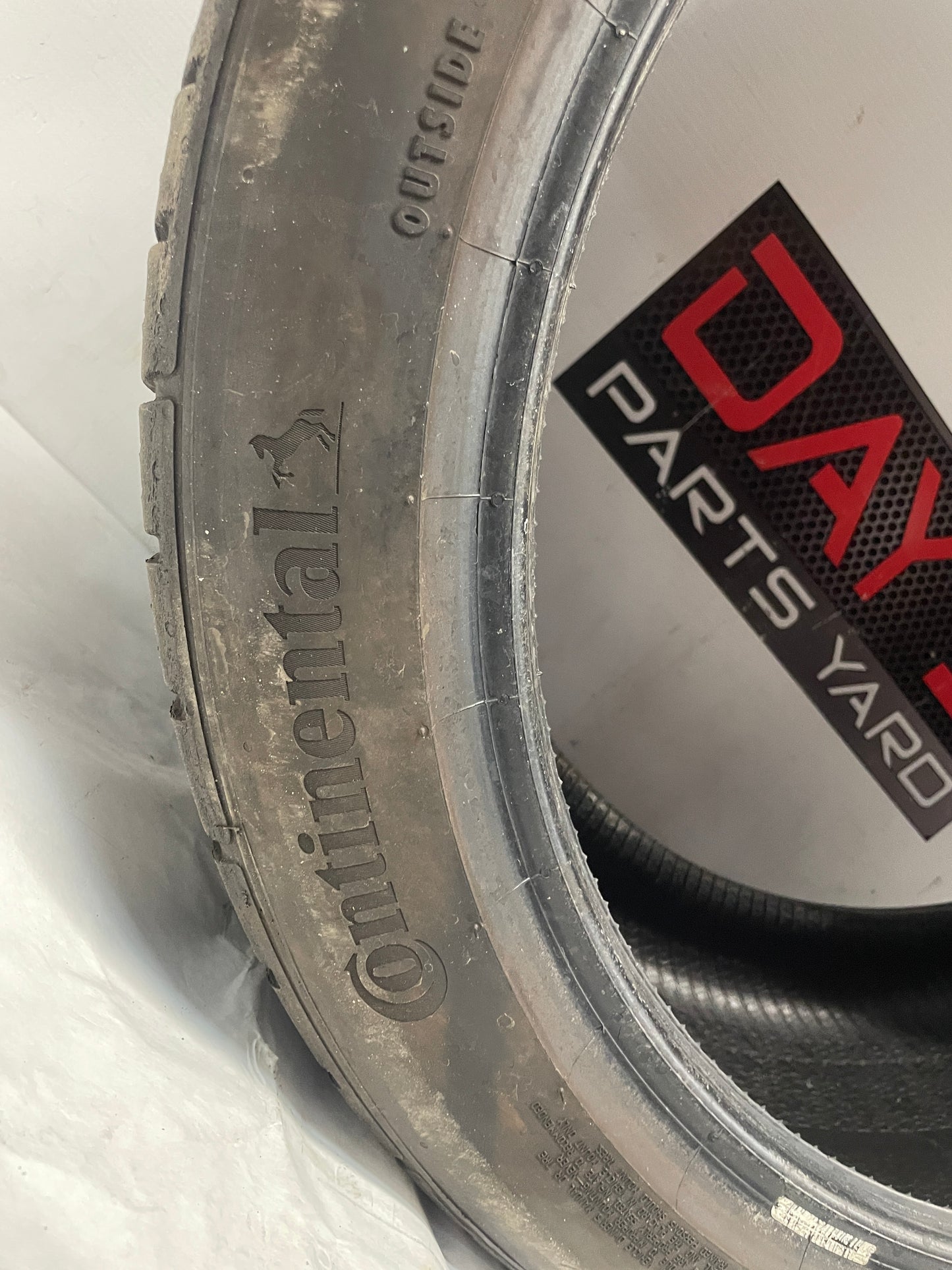 Tire Continental Extreme 255/40ZR19 - Day's Parts Yard