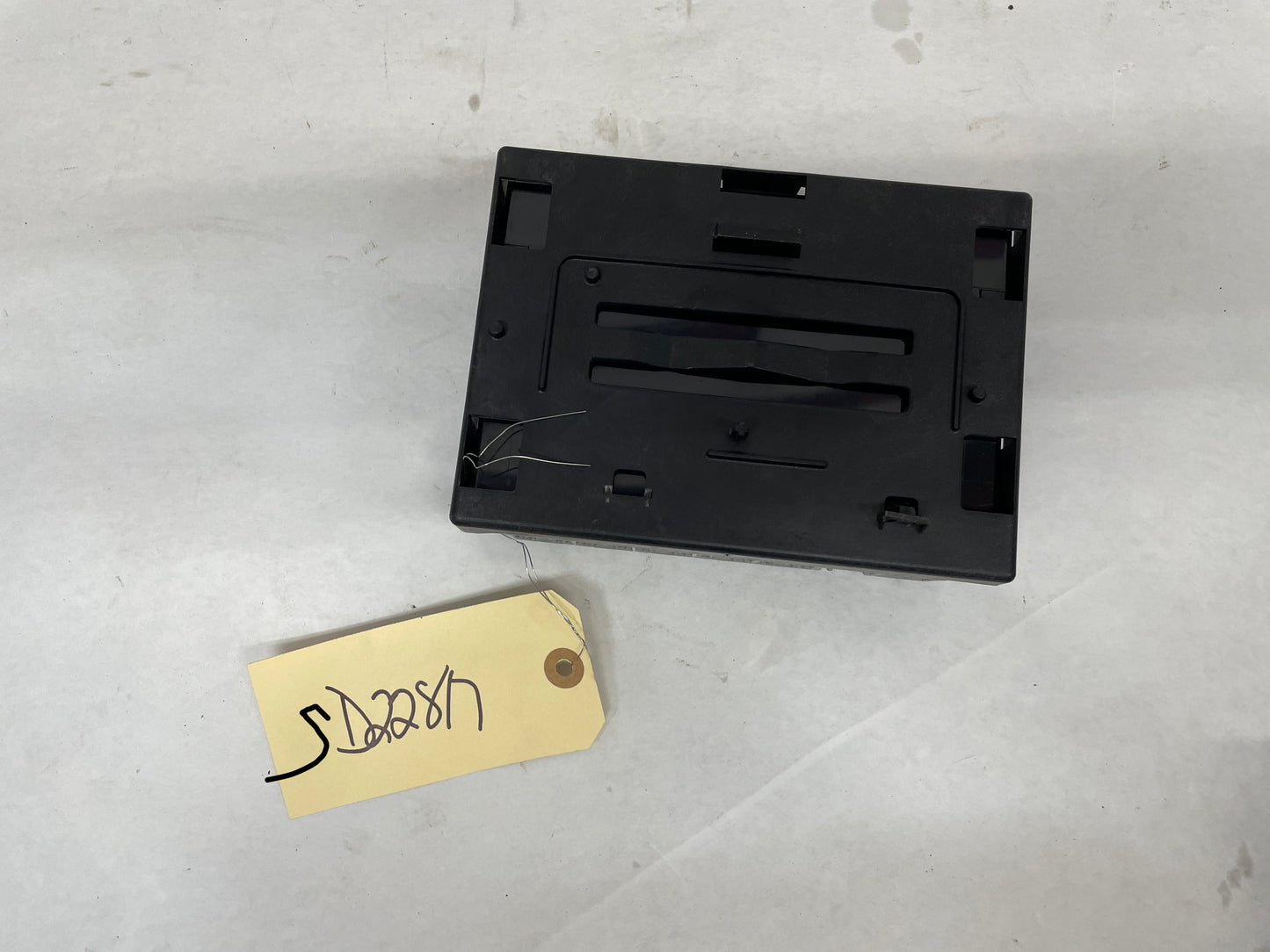 2013 Chevy Caprice PPV Body Control Module BCM Computer Module OEM - Day's Parts Yard